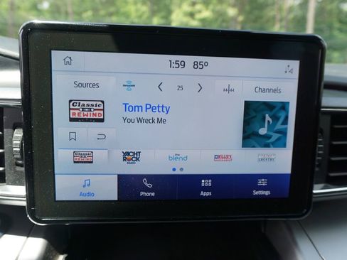 Used 2021 Ford Explorer XLT w/ Equipment Group 202A AWD/4WD image 10