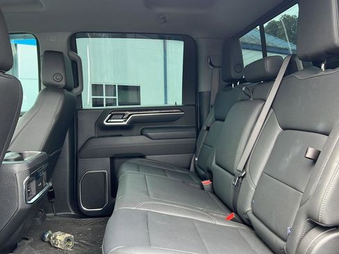 Used 2025 Chevrolet Silverado 2500 LTZ w/ LTZ Convenience Package AWD/4WD image 12