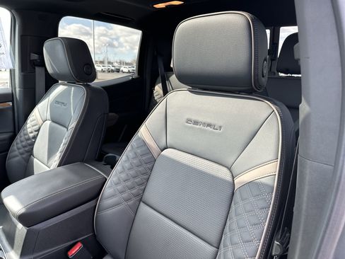 Certified 2024 GMC Canyon Denali image 11