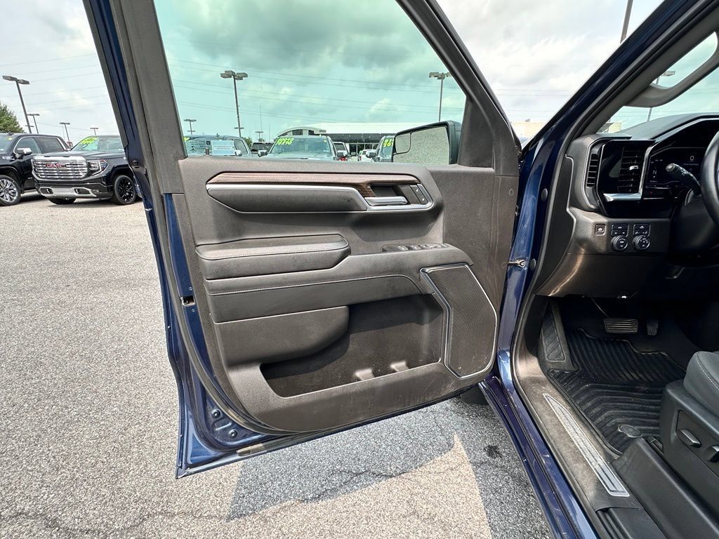 Used 2022 Chevrolet Silverado 1500 RST AWD/4WD image 23
