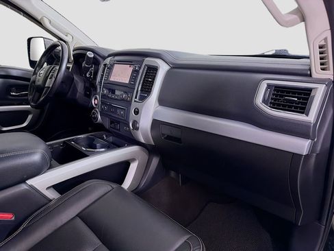 Used 2019 Nissan Titan PRO-4X w/ Pro-4x Convenience Package image 30
