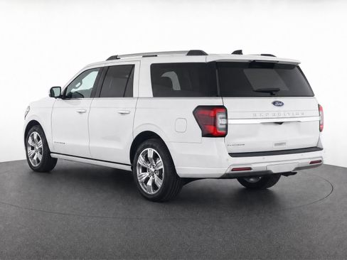 Used 2024 Ford Expedition Max XLT AWD/4WD image 3