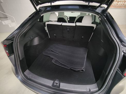 Used 2021 Tesla Model Y Long Range image 9