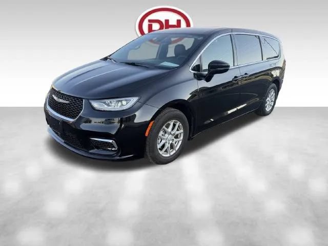 Used 2026 Chrysler Pacifica Select FWD image 4