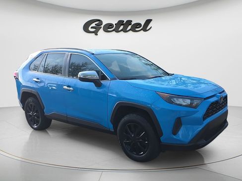 Used 2020 Toyota RAV4 LE image 7