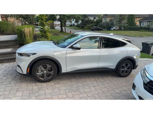 Used 2022 Ford Mustang Mach-E Select AWD/4WD image 2