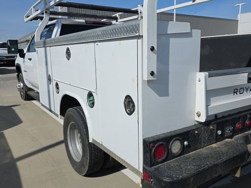 Used 2022 Chevrolet Silverado 3500 W/T w/ WT Convenience Package image 3