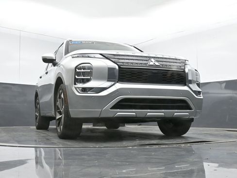 Used 2023 Mitsubishi Outlander SEL image 49