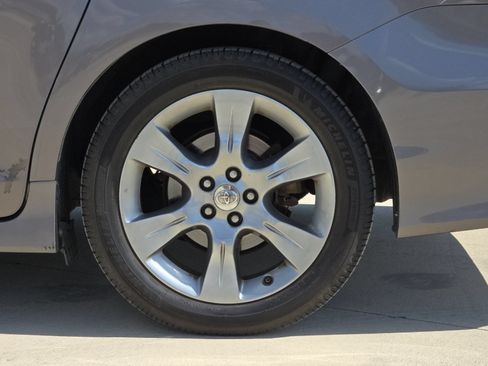 Used 2013 Toyota Sienna SE FWD image 23