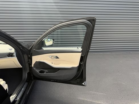 Used 2020 BMW 330i Sedan w/ Driving Assistance Package RWD image 23