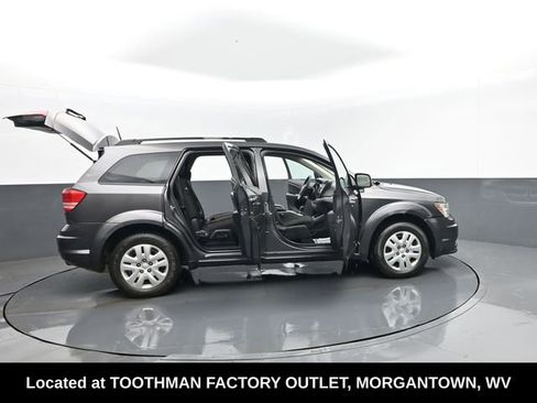 Used 2019 Dodge Journey SE FWD image 29