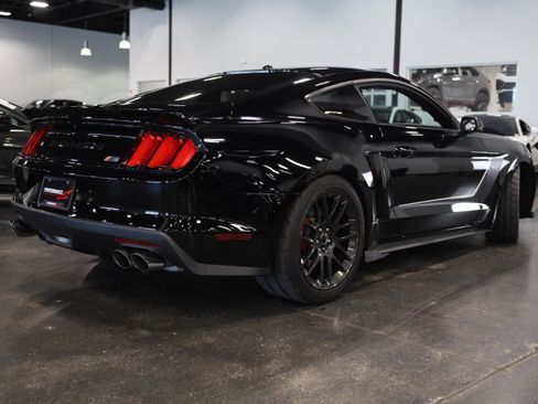 Used 2017 Ford Mustang GT Premium w/ GT Performance Package RWD image 6