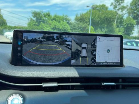 Certified 2023 Genesis GV70 2.5T w/ Advanced Package AWD/4WD image 29