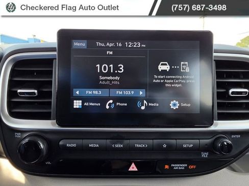 Used 2023 Hyundai Venue SEL FWD image 29
