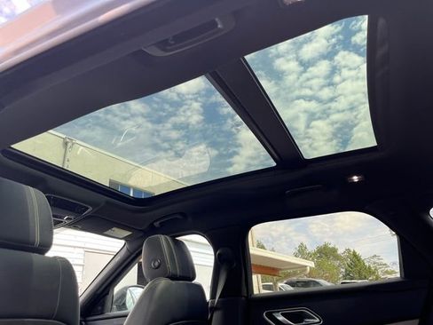 Used 2019 Land Rover Range Rover Velar S AWD/4WD image 17