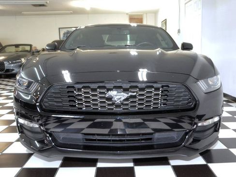 Used 2016 Ford Mustang Coupe RWD image 4