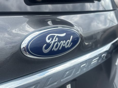 Used 2018 Ford Explorer Limited AWD/4WD image 4
