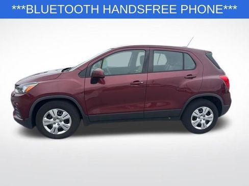 Used 2017 Chevrolet Trax LS FWD image 2