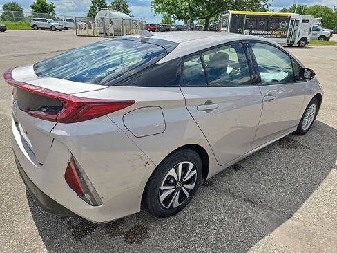 Used 2018 Toyota Prius Prime Plus FWD image 7