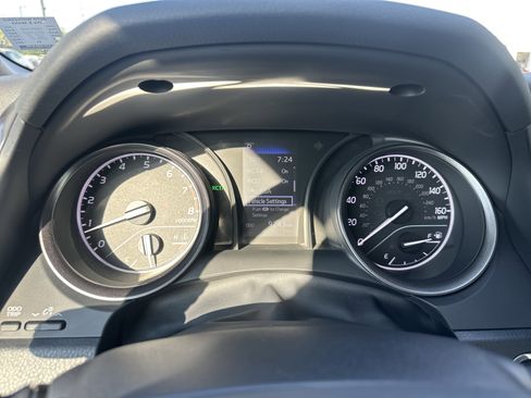 Used 2024 Toyota Camry SE w/ Convenience Package FWD image 16