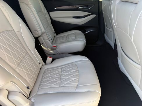 Used 2023 Buick Enclave Avenir image 31