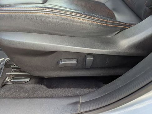 Used 2022 Subaru Crosstrek 2.5i Limited w/ Moonroof Package 2 image 9