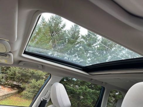 Used 2023 Subaru Forester Premium image 7