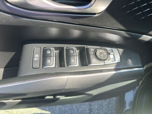 Used 2022 Kia Sorento S image 11