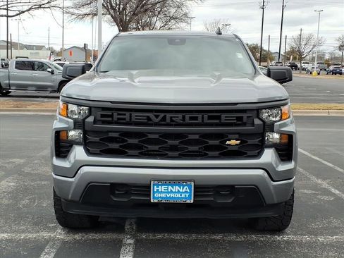 Used 2023 Chevrolet Silverado 1500 Custom image 2
