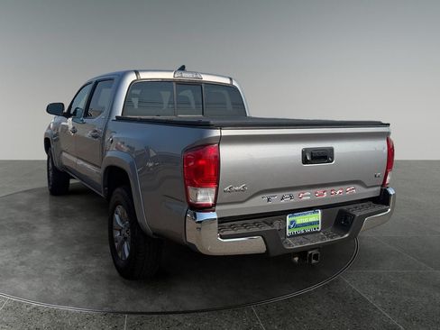 Used 2017 Toyota Tacoma SR5 w/ Tow Package AWD/4WD image 7