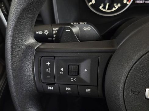 Certified 2024 Nissan Rogue SV FWD image 25