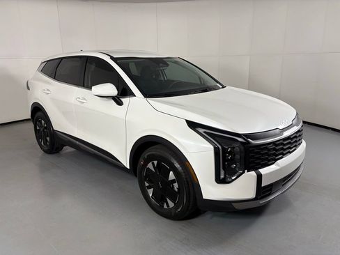 New 2026 Kia Sportage LX FWD image 2