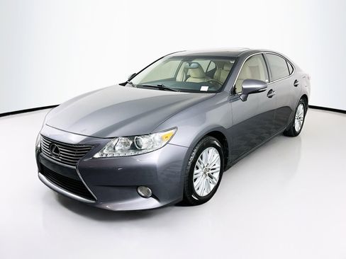 Used 2013 Lexus ES 350 w/ Luxury Pkg FWD image 3