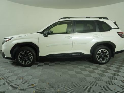 Used 2025 Subaru Forester Premium w/ Convenience Package #1 AWD/4WD image 4