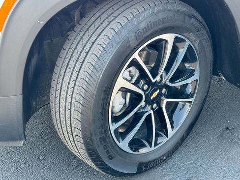 Used 2025 Chevrolet TrailBlazer LT FWD image 9
