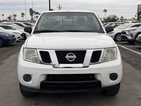 Used 2018 Nissan Frontier SV image 15