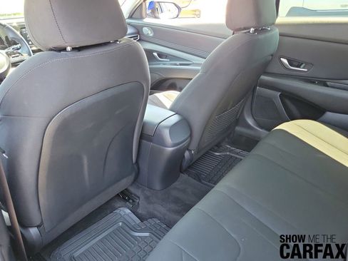 Used 2022 Hyundai Elantra SEL w/ Convenience + Premium Package FWD image 12
