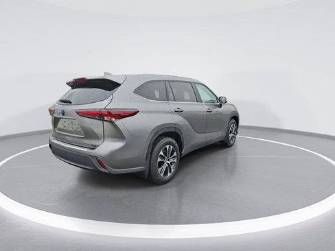 Certified 2026 Toyota Highlander XLE AWD/4WD image 10