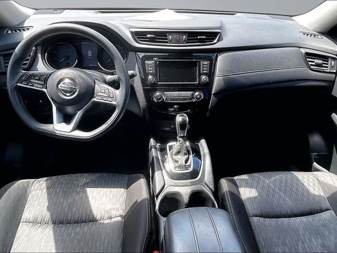 Used 2020 Nissan Rogue S FWD image 16