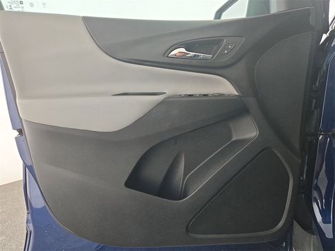 Used 2022 Chevrolet Equinox LS w/ LS Convenience Package image 27