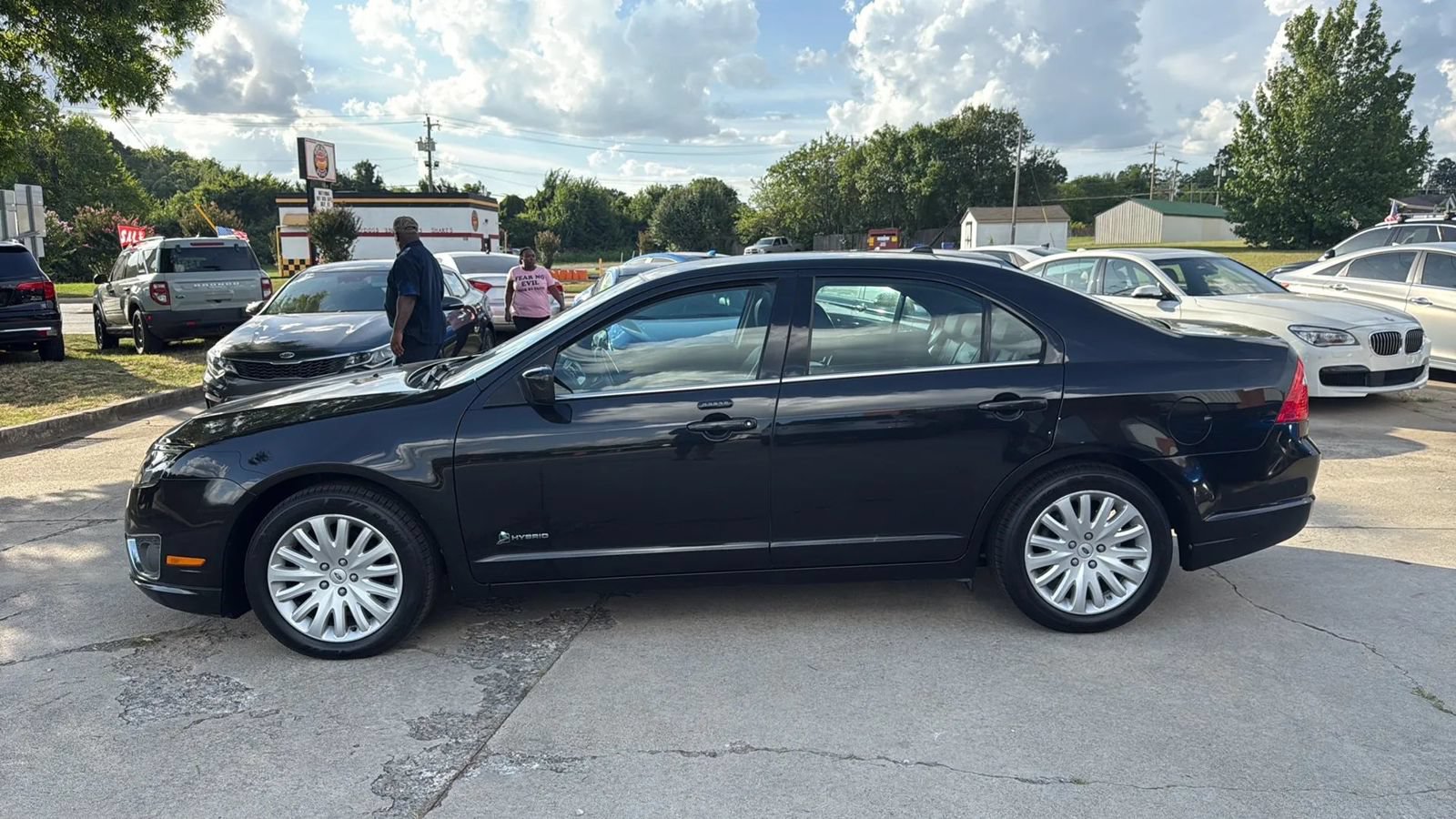 Used 2010 Ford Fusion Hybrid FWD image 2