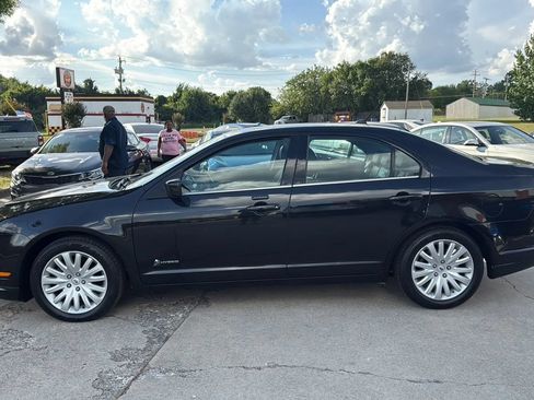 Used 2010 Ford Fusion Hybrid FWD image 2