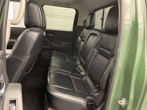 Used 2022 Nissan Frontier SV w/ SV Premium Package RWD image 28