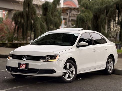 Used 2013 Volkswagen Jetta TDI FWD image 4