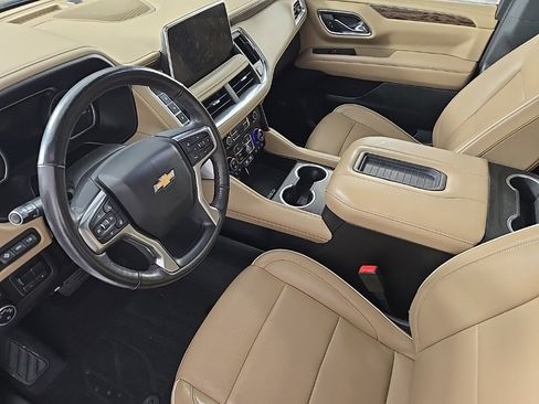 Used 2021 Chevrolet Tahoe Premier w/ Premium Package image 12