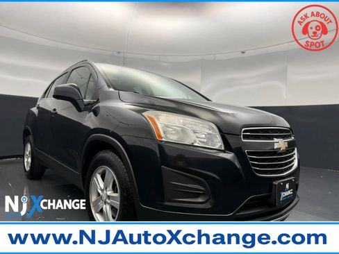Used 2015 Chevrolet Trax LT w/ LT Plus Package FWD image 1