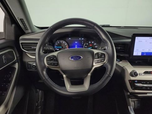Used 2020 Ford Explorer XLT w/ Equipment Group 202A image 25
