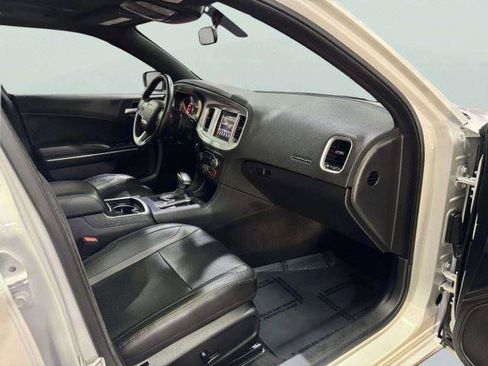 Used 2020 Dodge Charger SXT w/ Leather Interior Group RWD image 40
