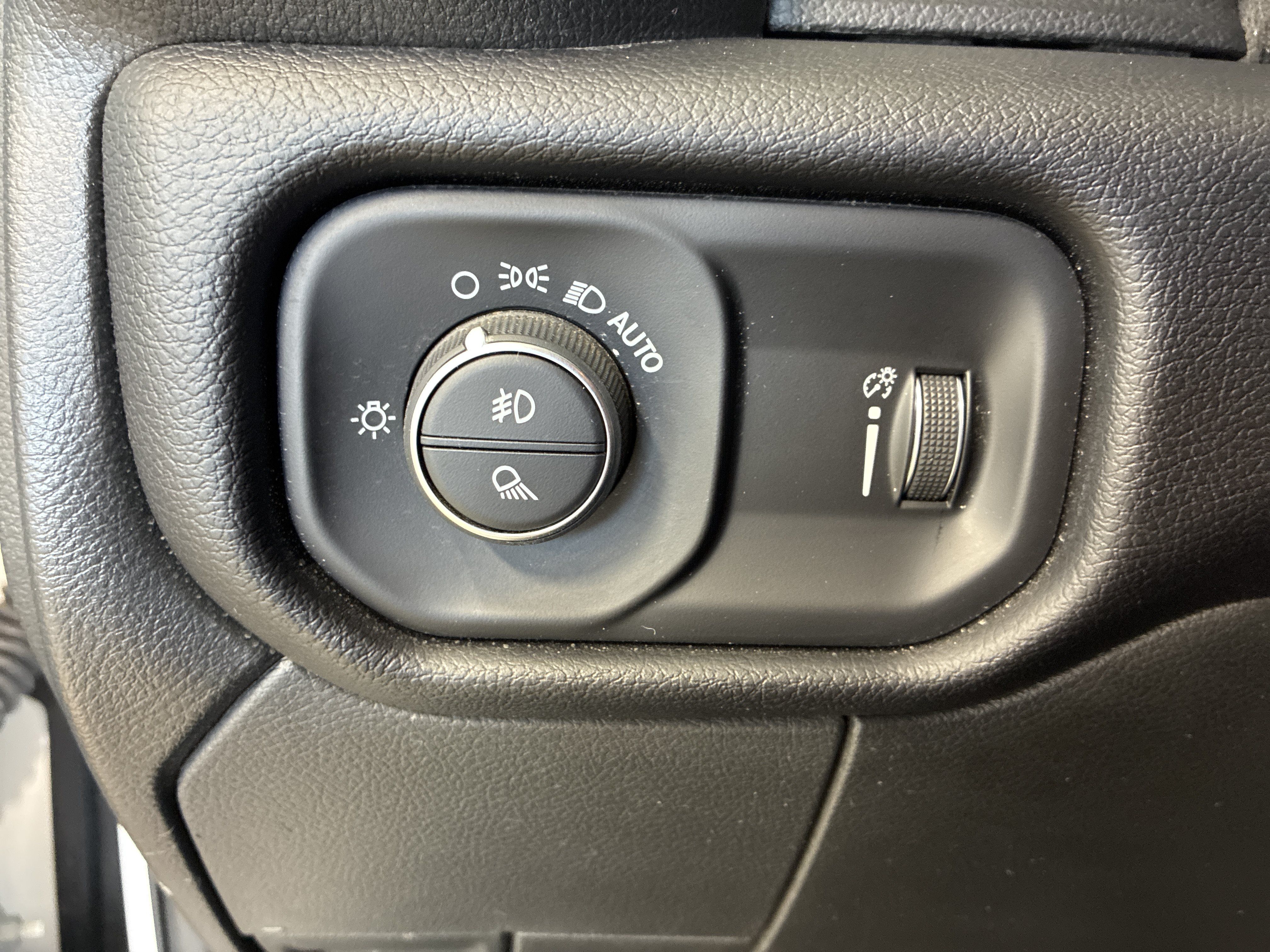 Certified 2025 RAM 2500 Big Horn AWD/4WD image 20