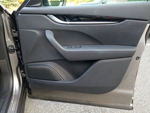 Used 2022 Maserati Levante Modena image 32